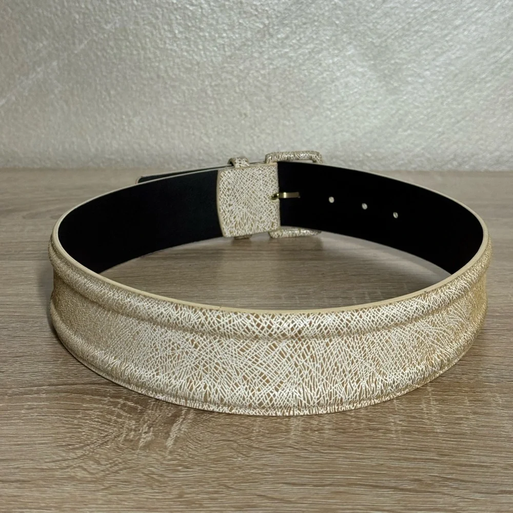 WCM New York White/Tan Structured Embossed Wide Leather Belt and Buckle SizeS
